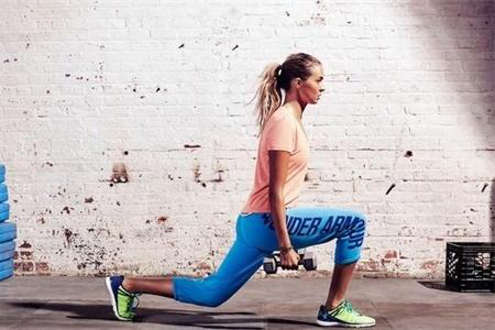 国民老公王思聪的前女友陈雅婷,可盐可甜,高挑身材,大长腿吸睛