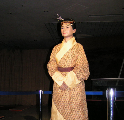 湖南挖出一座道教古墓，墓中出土神秘女子，尸体历经千年不腐