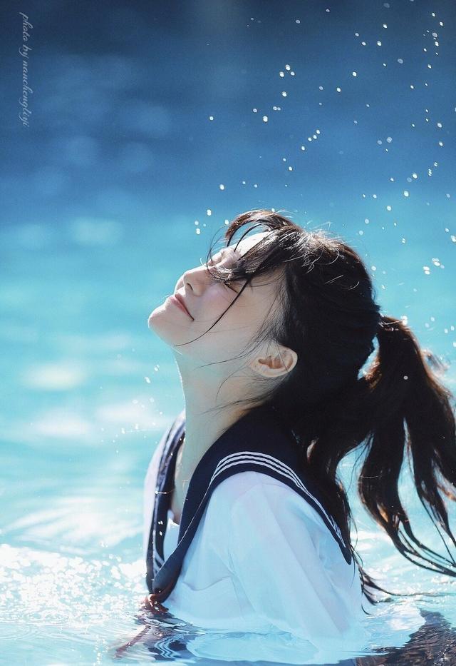 JK少女丨她如水化入蓝色
