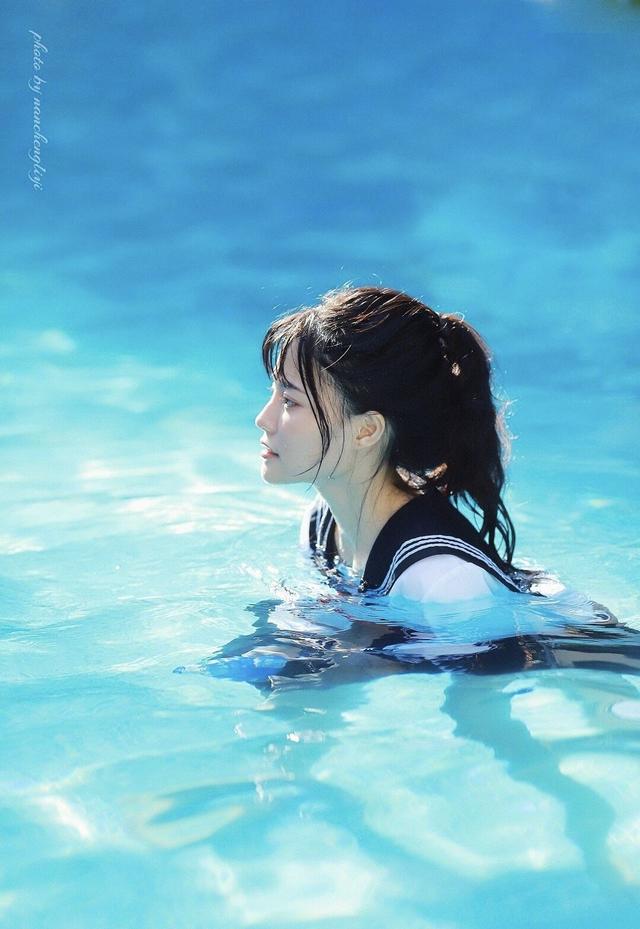 JK少女丨她如水化入蓝色