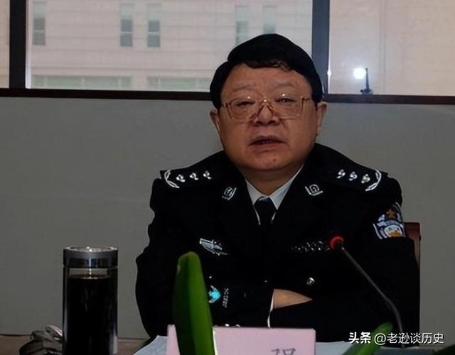 “扫黑局长”文强覆灭记：霸占警花十余年，被捕时家中发现2000万