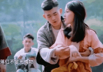 男星强吻、摸胸、掀裙底,真实还是戏剧化?