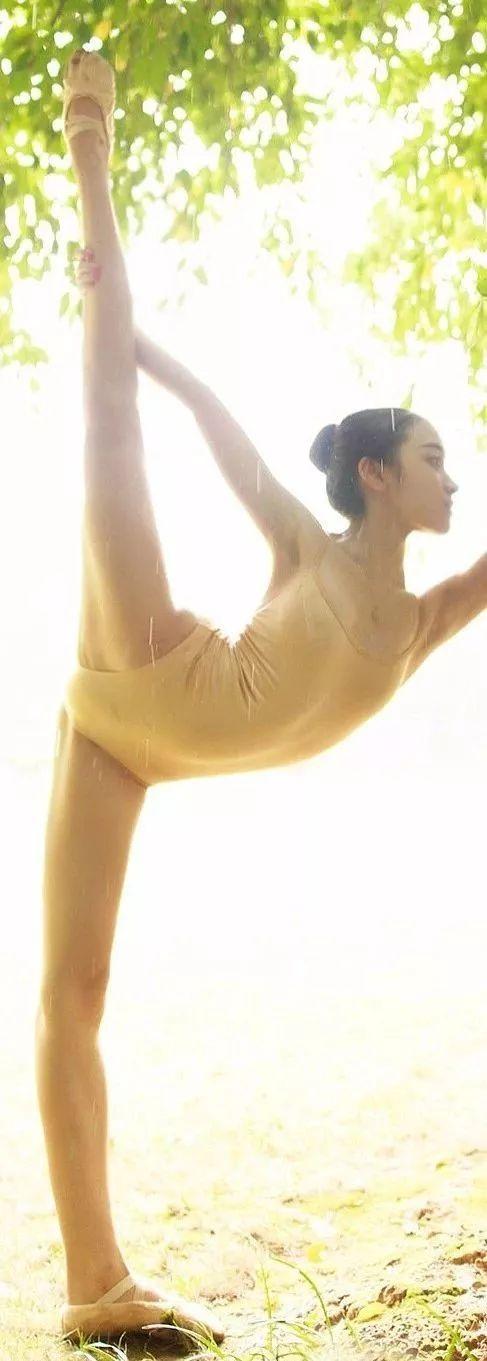 20位中国美女“一字马”，美炸了