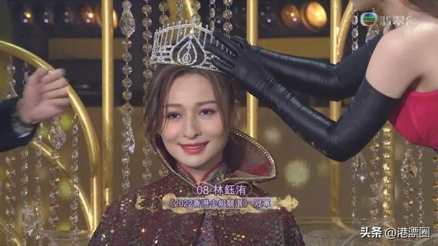 今年的港姐穿泳装，竟被举报太色情