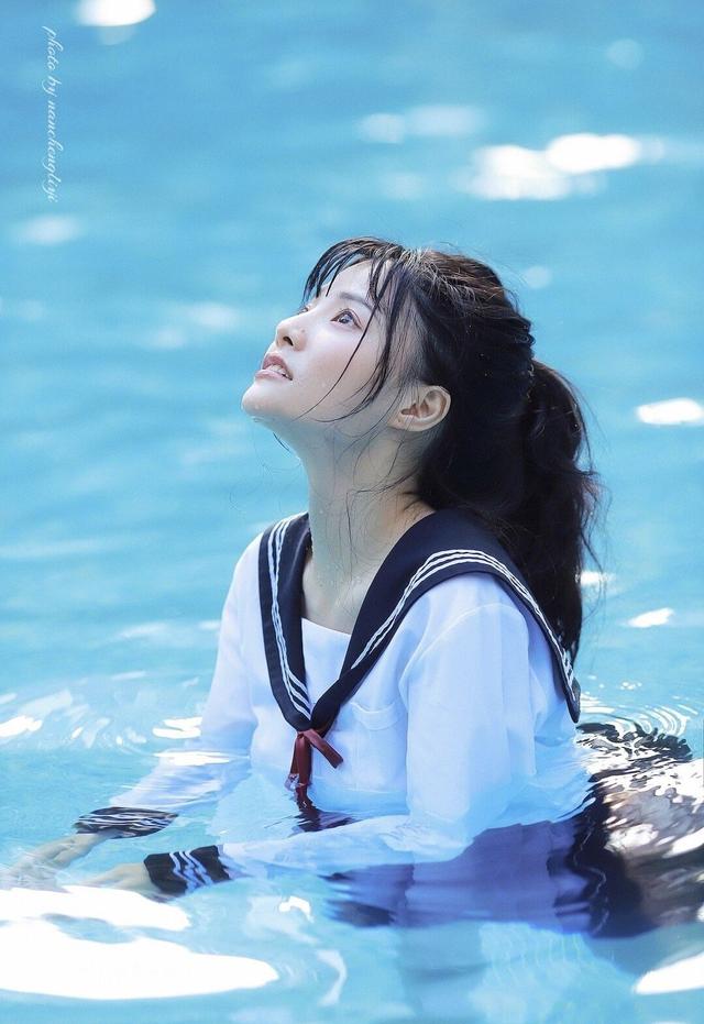 JK少女丨她如水化入蓝色
