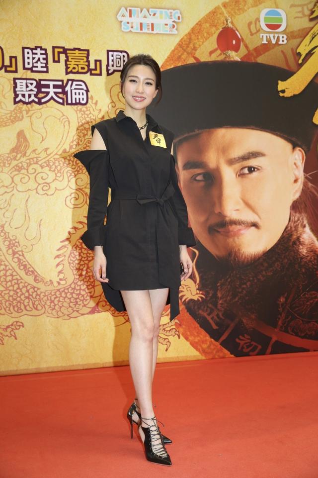 《美女厨房》胡定欣厨艺超强吓怕姚子羚