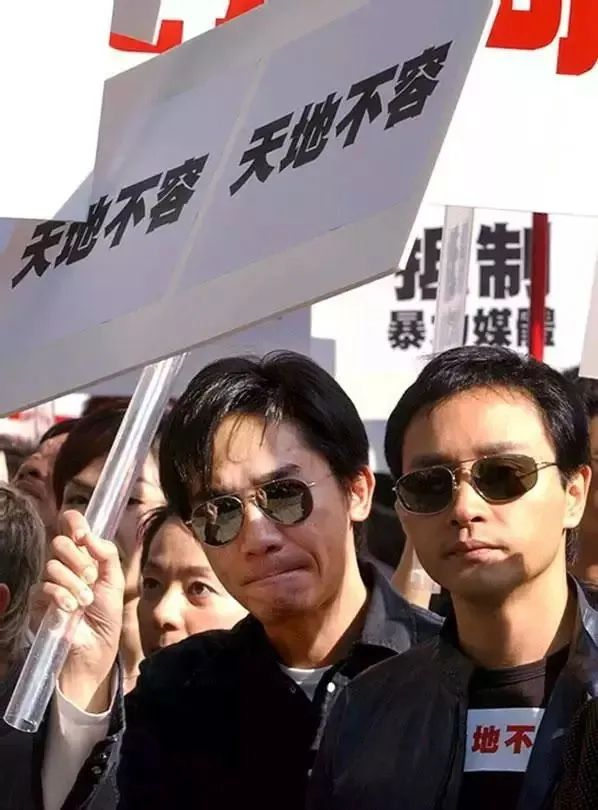 “刘嘉玲为什么能忍梁朝伟35年?”