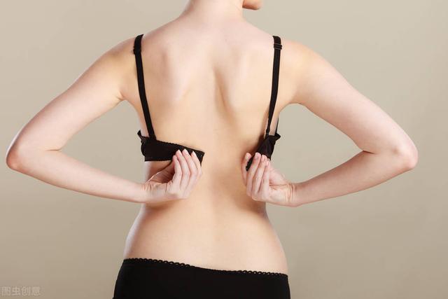 油出天际!扯内衣摸女生胸、台词烂俗,张翰新剧是怎么过审的?