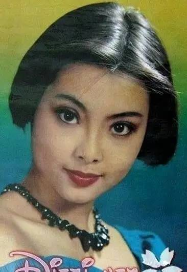 女星纯天然挂历照：刘晓庆孙俪宋丹丹汪明荃那英…巩俐腋毛都没刮