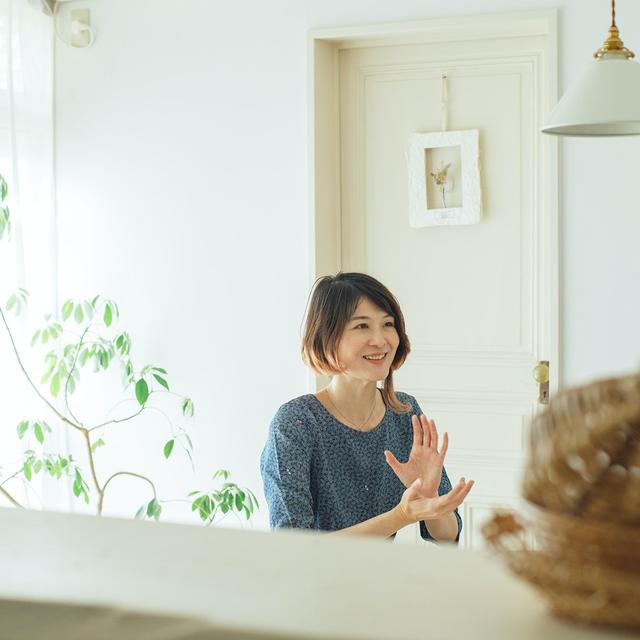 五十岁美女阿姨的独居生活：一个人打理家居，享受独处的美好时光