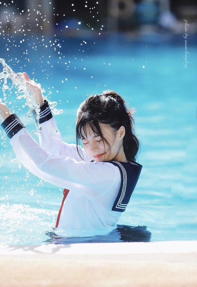 JK少女丨她如水化入蓝色