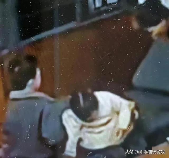 3岁女童被亲爷奶狂扇7分钟耳光,其亲母不愿离婚