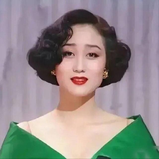 再看5位亚洲小姐：拍三级，揭丑闻，争名夺利犹如宫斗计