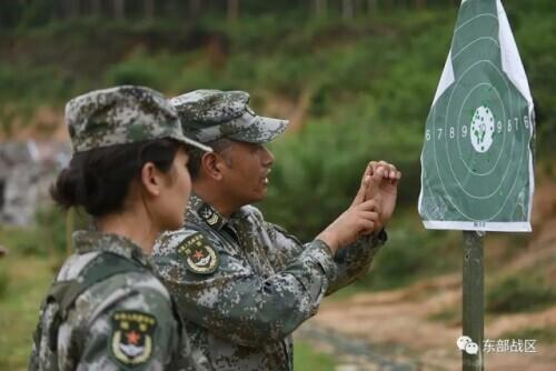 又美又飒！这个女狙击手，火了