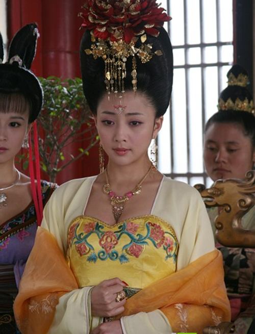 杨贵妃：入宫16年，颠覆半个唐朝，王的女人，到底死于谁手？