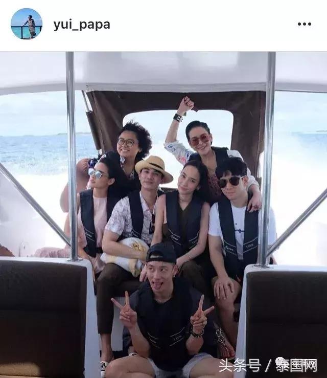 Aump女神海边游玩，大秀身材