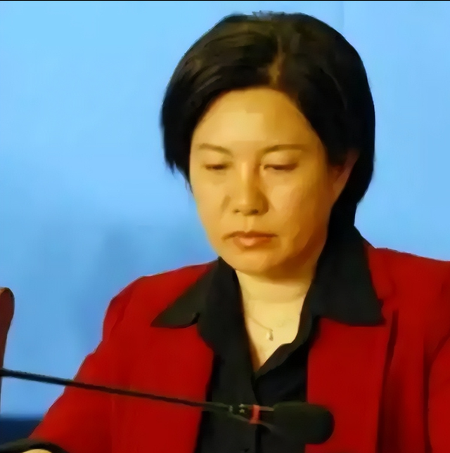 博士美女贪官张美芳：嚣张贪腐，私生活糜烂包养多名小白脸