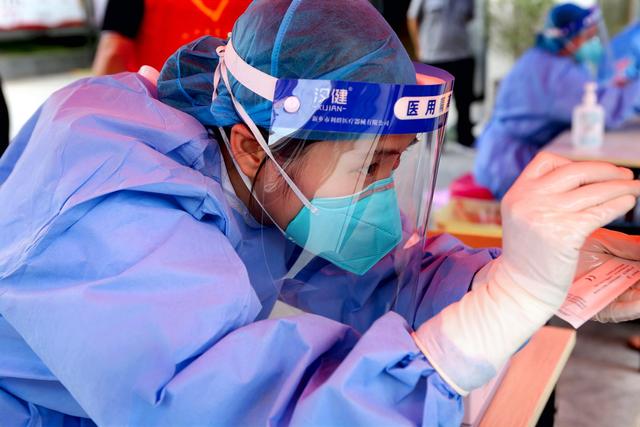 一群人守护一座城，一座城保护一群人