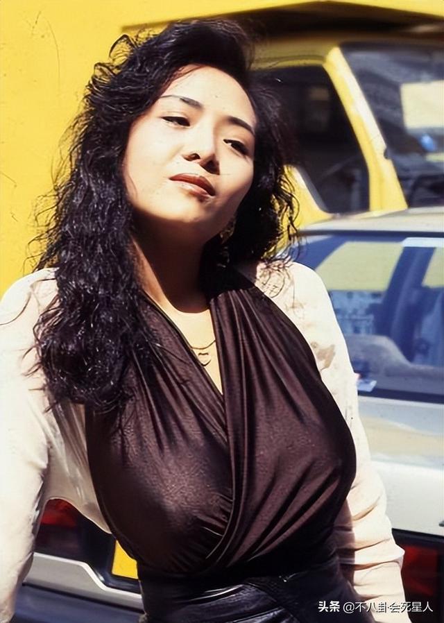 8位女星“一脱成名”,美艳背后,有人终身未婚,还有人跳楼自杀