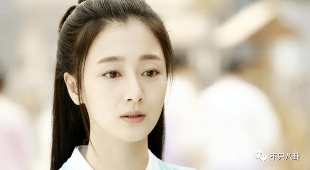 控诉前夫高新杰婚内孕期出轨女演员？但张君竹自己好像也挺吓人啊