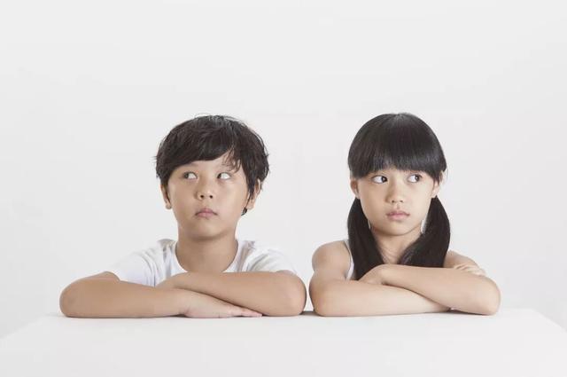 三年级女生胸部开始发育？教科书插画引争议！专家说家长不必担忧