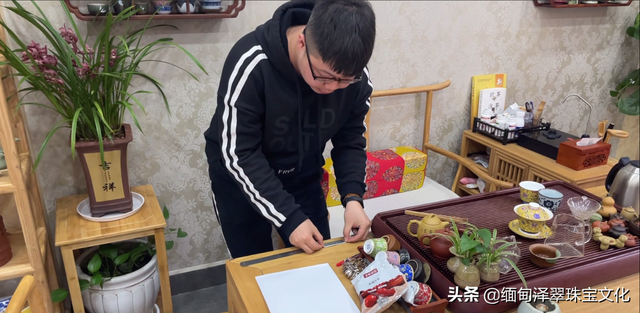 2分钟挑测出适合自己戴的戒指，测指圈也可以很容易，你学会了吗