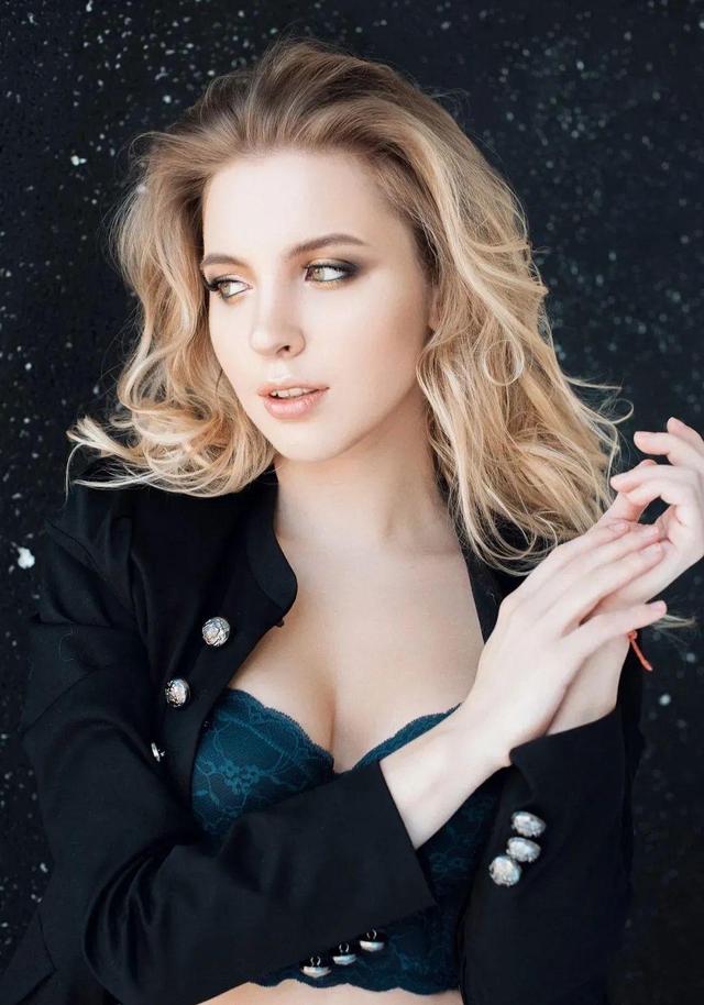 国外美女摄影:简直太漂亮了