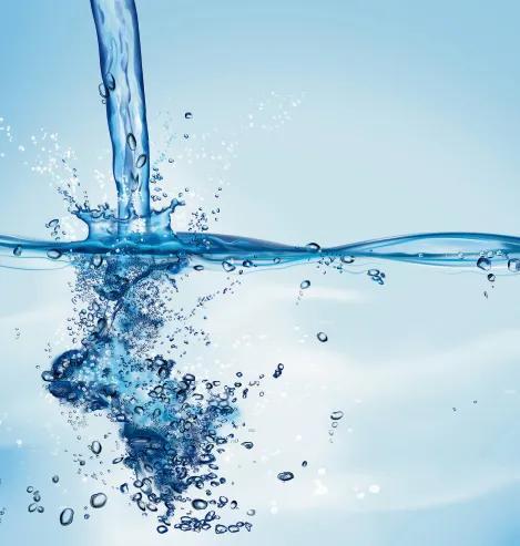 女人如水，你是否读懂了她的清澈透亮