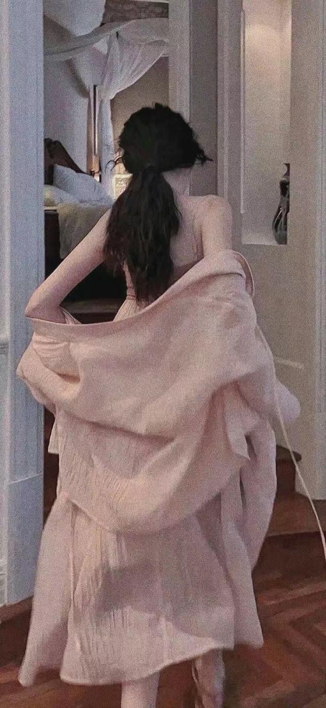 美女好身材高清手机壁纸图