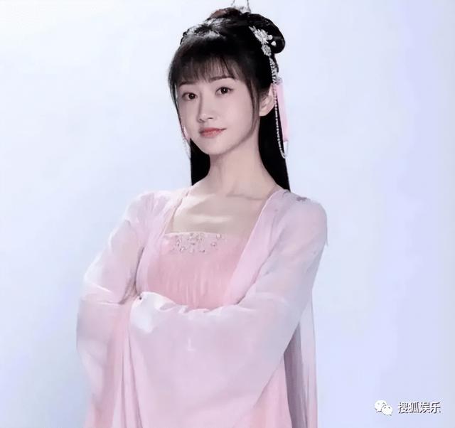 控诉前夫高新杰婚内孕期出轨女演员？但张君竹自己好像也挺吓人啊