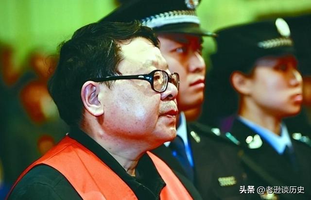 “扫黑局长”文强覆灭记：霸占警花十余年，被捕时家中发现2000万