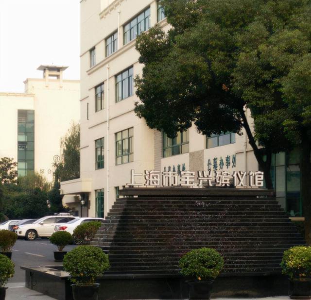 90后美女入殓师李淑萍：从不主动和人握手，一天只能缝合一具遗体