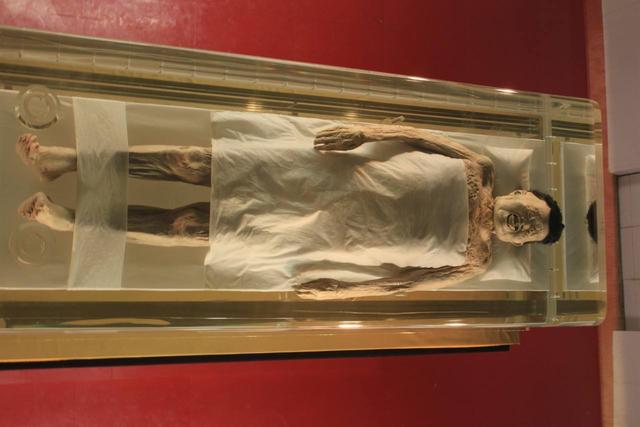 湖南挖出一座道教古墓，墓中出土神秘女子，尸体历经千年不腐