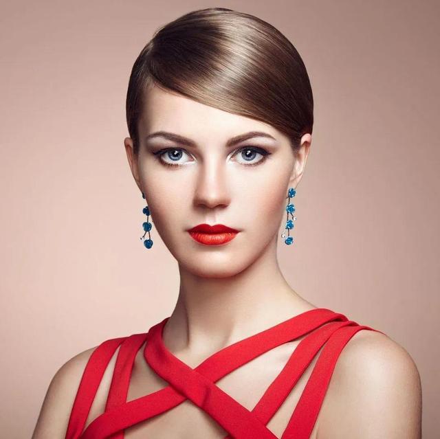 国外美女摄影:简直太漂亮了