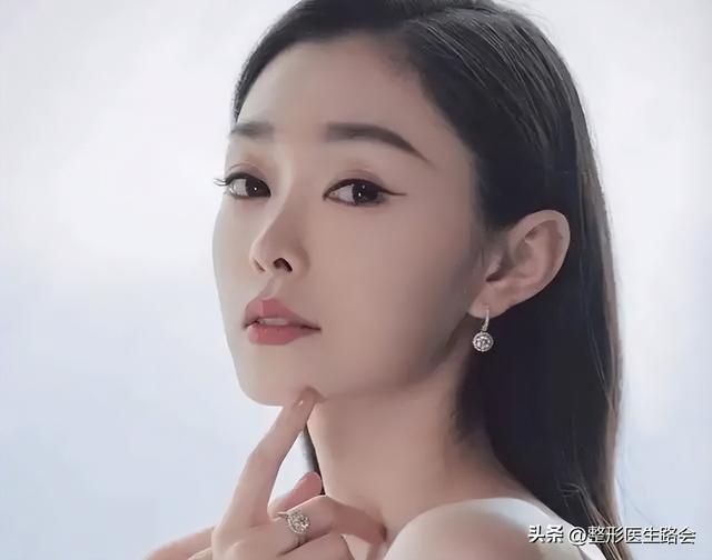 为什么塌鼻子的宋轶还那么美？她的变美思路值得很多女孩子借鉴