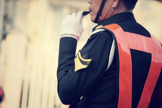 小警察和女流氓的故事二