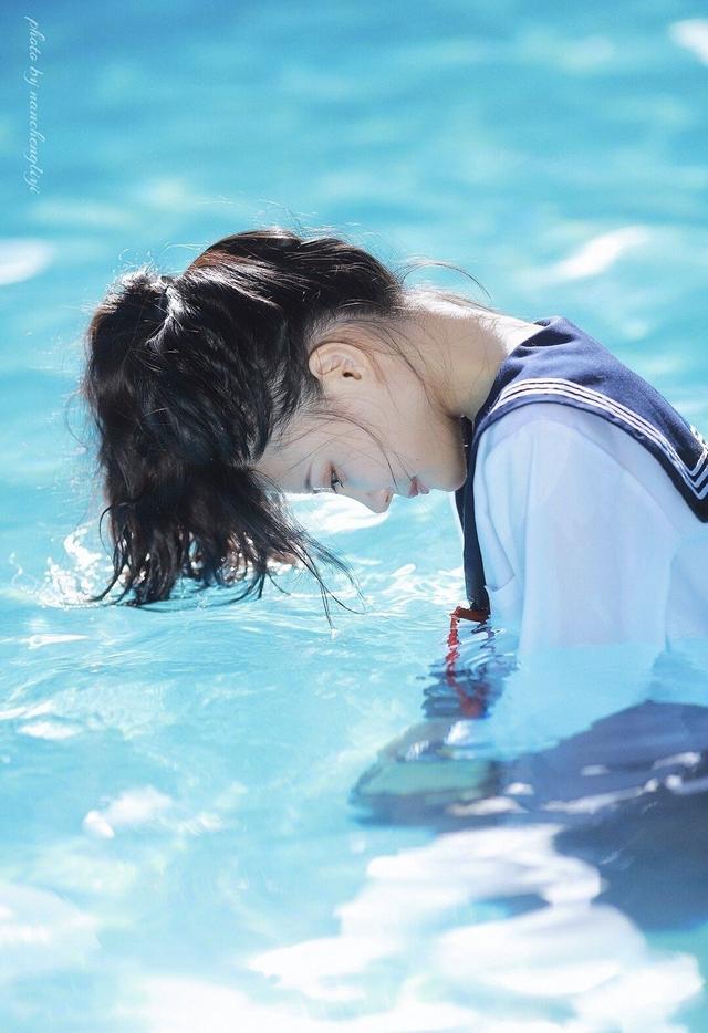 JK少女丨她如水化入蓝色
