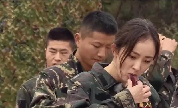 泫雅演唱会事件“可见一斑”，这样的“性凝视”太丑陋了！