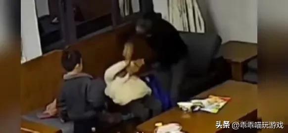 3岁女童被亲爷奶狂扇7分钟耳光,其亲母不愿离婚