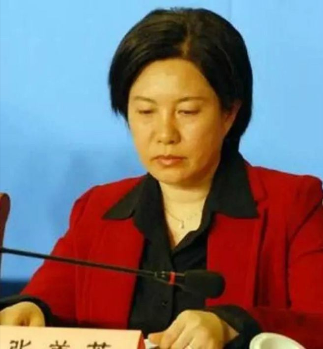 博士美女贪官张美芳：嚣张贪腐，私生活糜烂包养多名小白脸