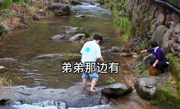 娜娜的乡村生活：母女凭温馨日常爆火，女儿患唐氏综合征依然自信