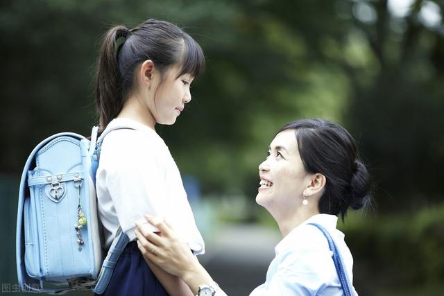 女儿早恋别着急，一招教你不打不骂，解决问题