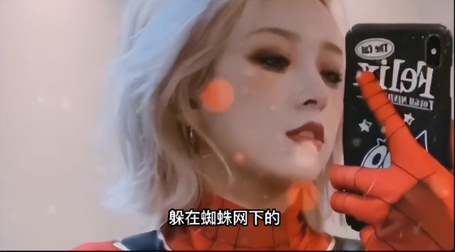 Real机智张:全身都散发着魅力的女生,氛围感美女,视频变装达人