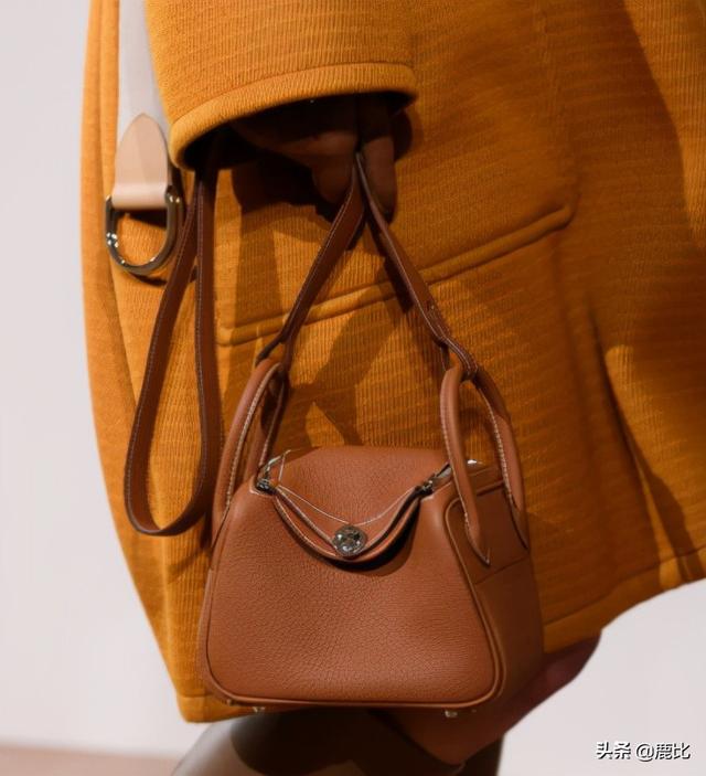 爱包女孩必看｜21款当下最火的大牌包包，综合实力能得几分？