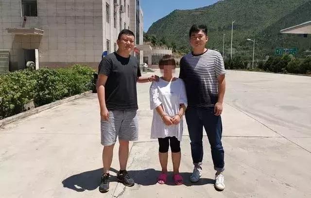 女子装美女怕露馅，将远房妹妹迷晕送男网友处，害其被强奸