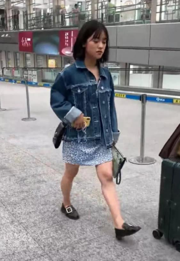 看脸好惊艳，一看全身就完蛋！这些女明星，被身材拖累的好惨
