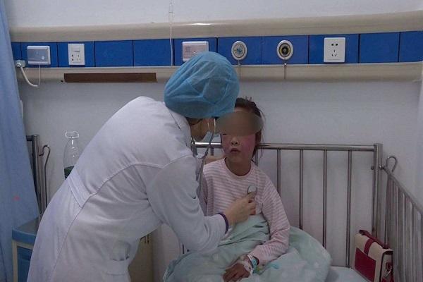 9岁女孩被蜘蛛咬伤随后一幕吓坏家长！春天，这些昆虫也要小心