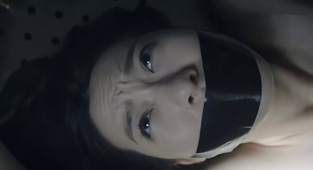 香港知名女星新剧迎破格性演出！差点遭活体解剖，几乎全裸上阵