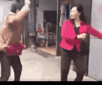 今年的港姐穿泳装，竟被举报太色情