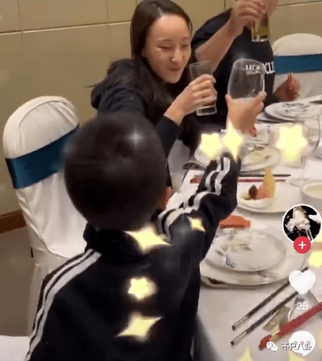 控诉前夫高新杰婚内孕期出轨女演员？但张君竹自己好像也挺吓人啊